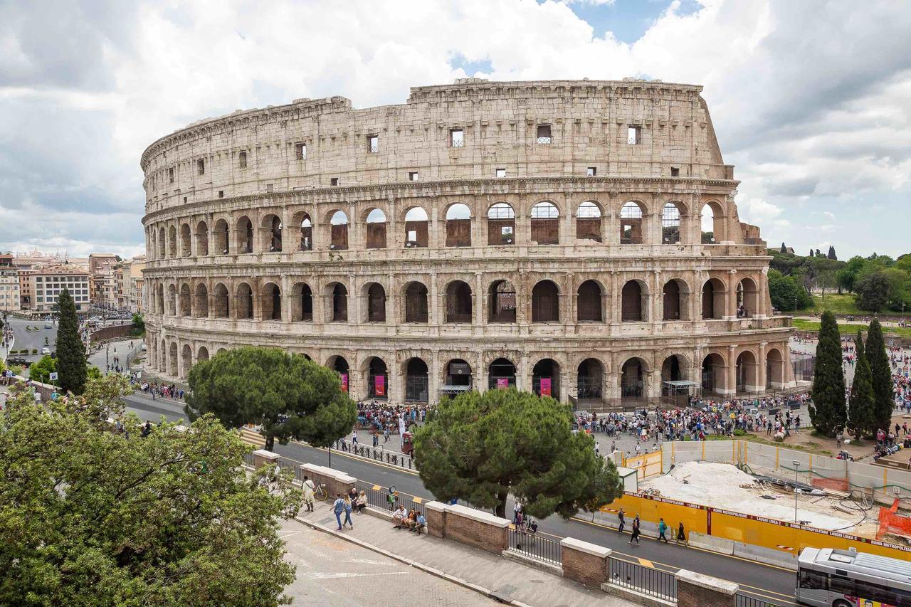 Amazing View Colosseo Rzym Zewnętrze zdjęcie